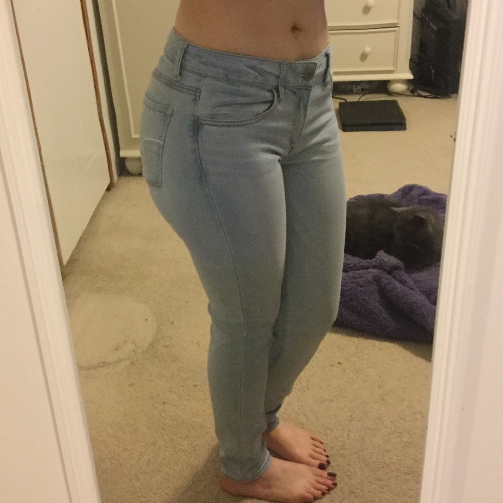Light wash jeggings from American Eagle!